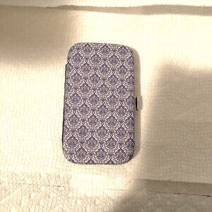 ITEM NO. 30: Manicure kit and face wash cloths. New.